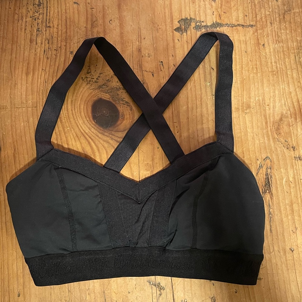 LULULEMON SPORTS BRA SZ 2